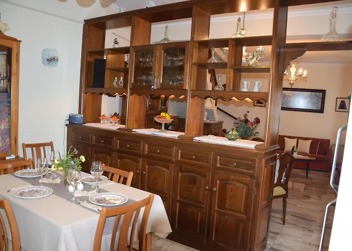 Center Cycladic House * 纳乌萨